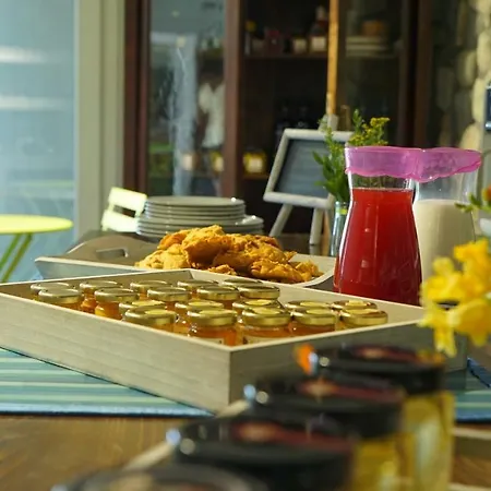 Cosi Com E Quercianella Bed & Breakfast